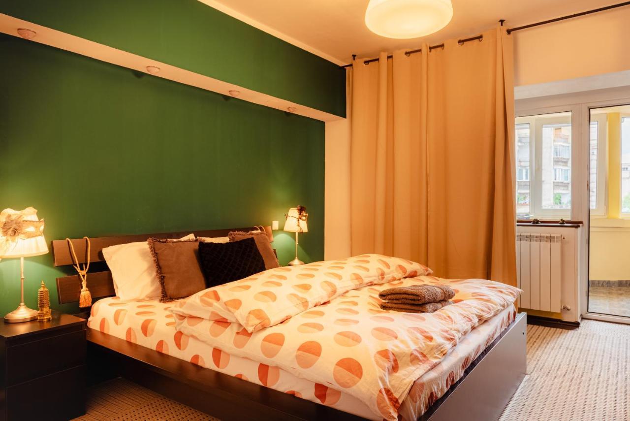 Comfy Apartment With Private Parking And Netflix Bucureşti Ngoại thất bức ảnh